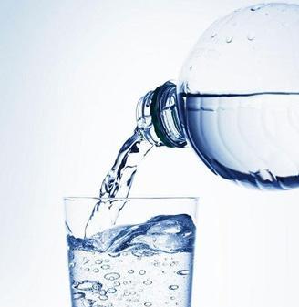 多喝水能帮助减肥的科学依据,这么划算的减肥方法快来学学