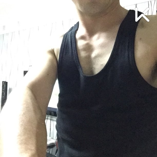 我刚刚完成了腹肌撕裂者强化训练,加入我一起运动吧!