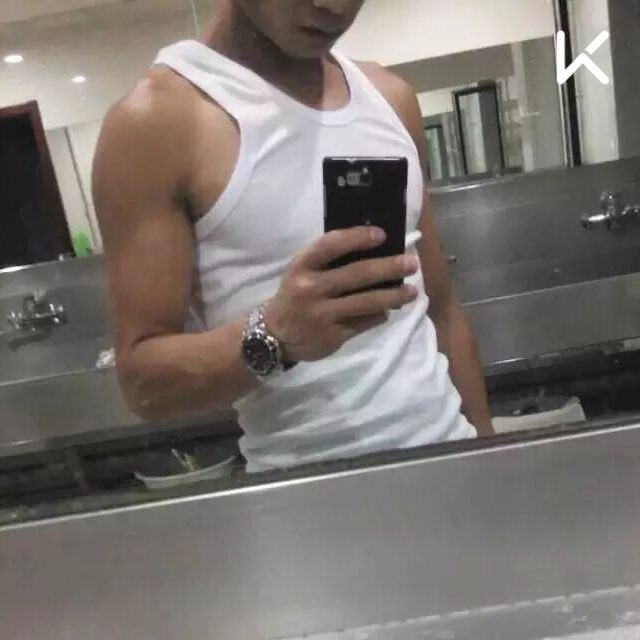 等我八块腹肌我要让你刮目相看
