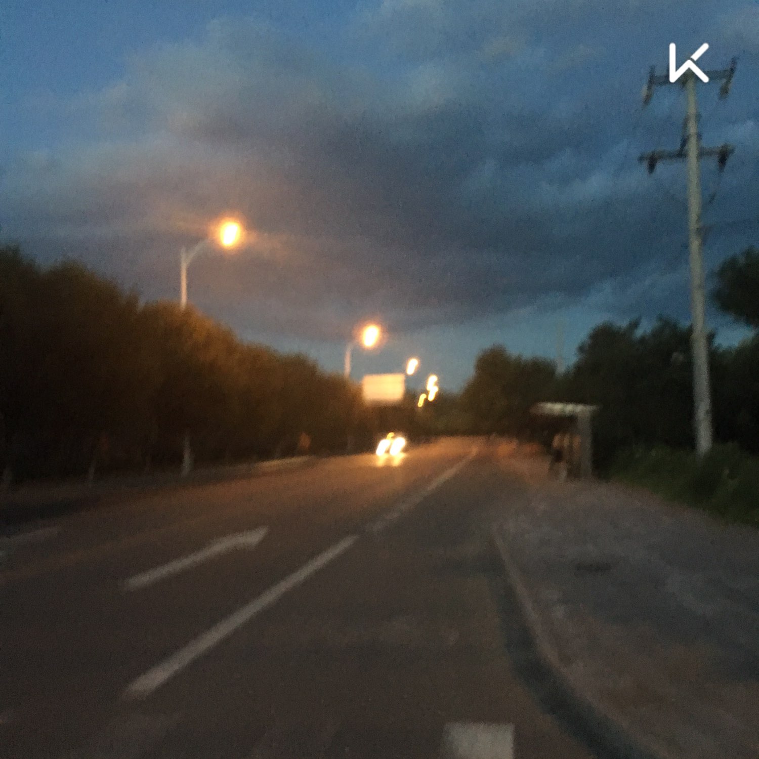 今天真的懒得动 出来晚了 天都这么黑了 不过跑得快了 可是天太黑了