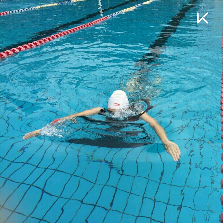 纪念一下今年夏天的游泳