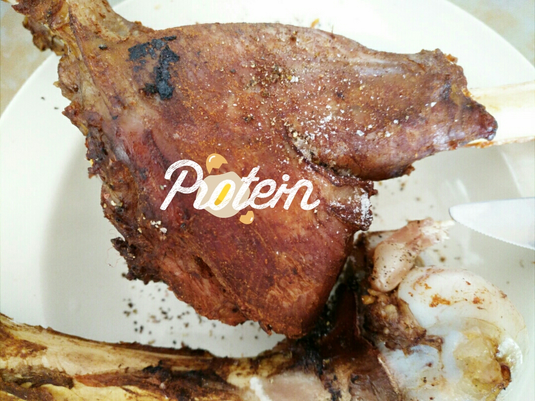 大清早烤了小牛腿当早餐,一天都在饿的状态,下午吃了好多瓜子和花生