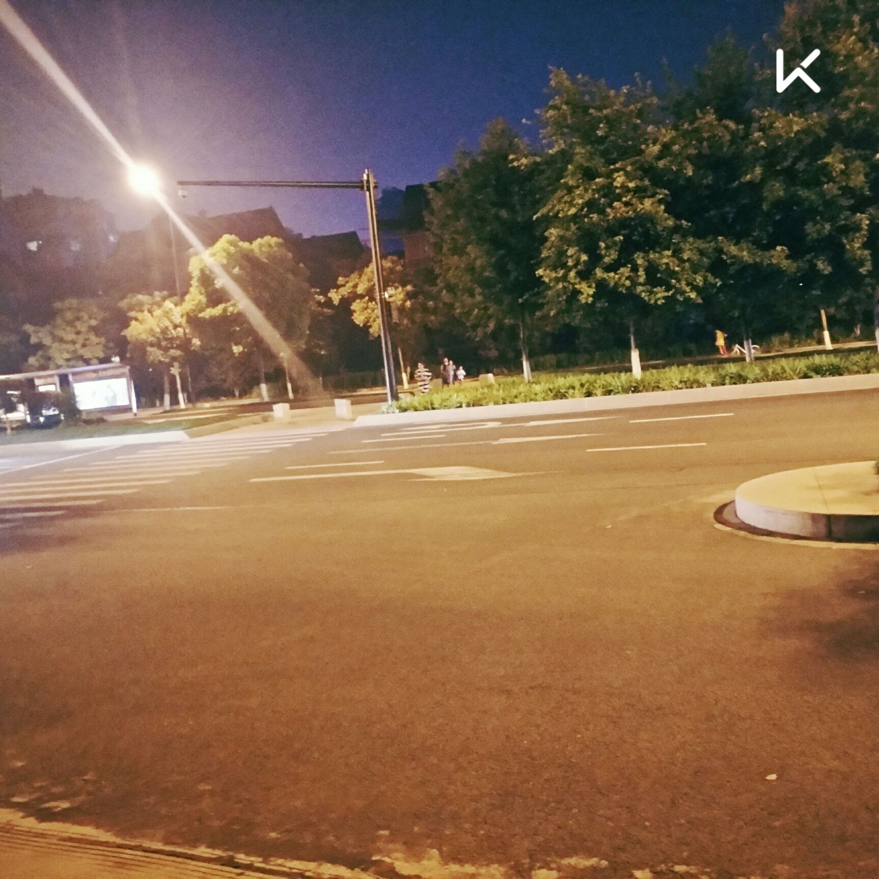 淋雨一直走.