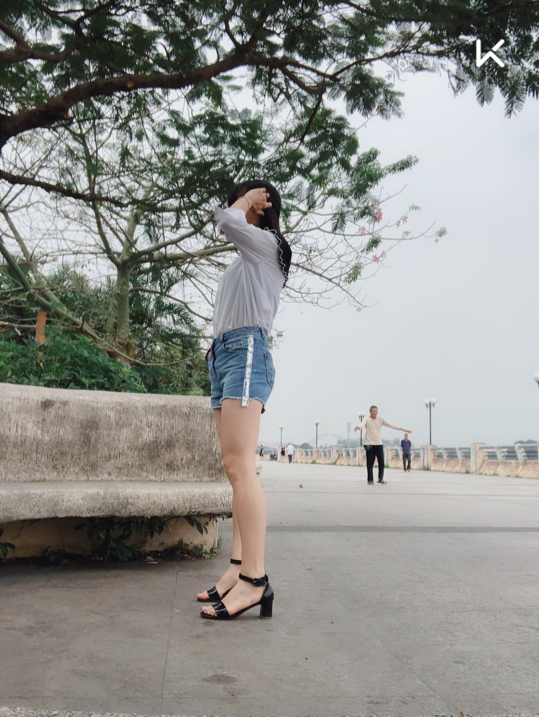 见的错误瘦腿动作,别再越练越粗了!1.后踢腿腿