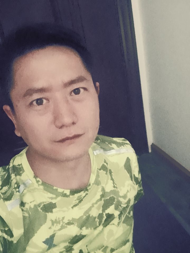我刚刚完成了腹肌撕裂者进阶训练,加入我一起运动吧!