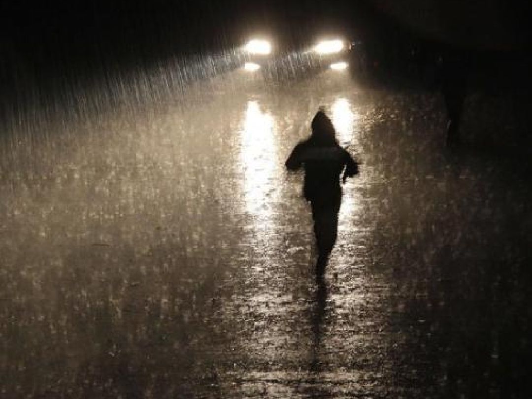 雨夜对室内跑有加成效果,距离月跑量又近了4公里