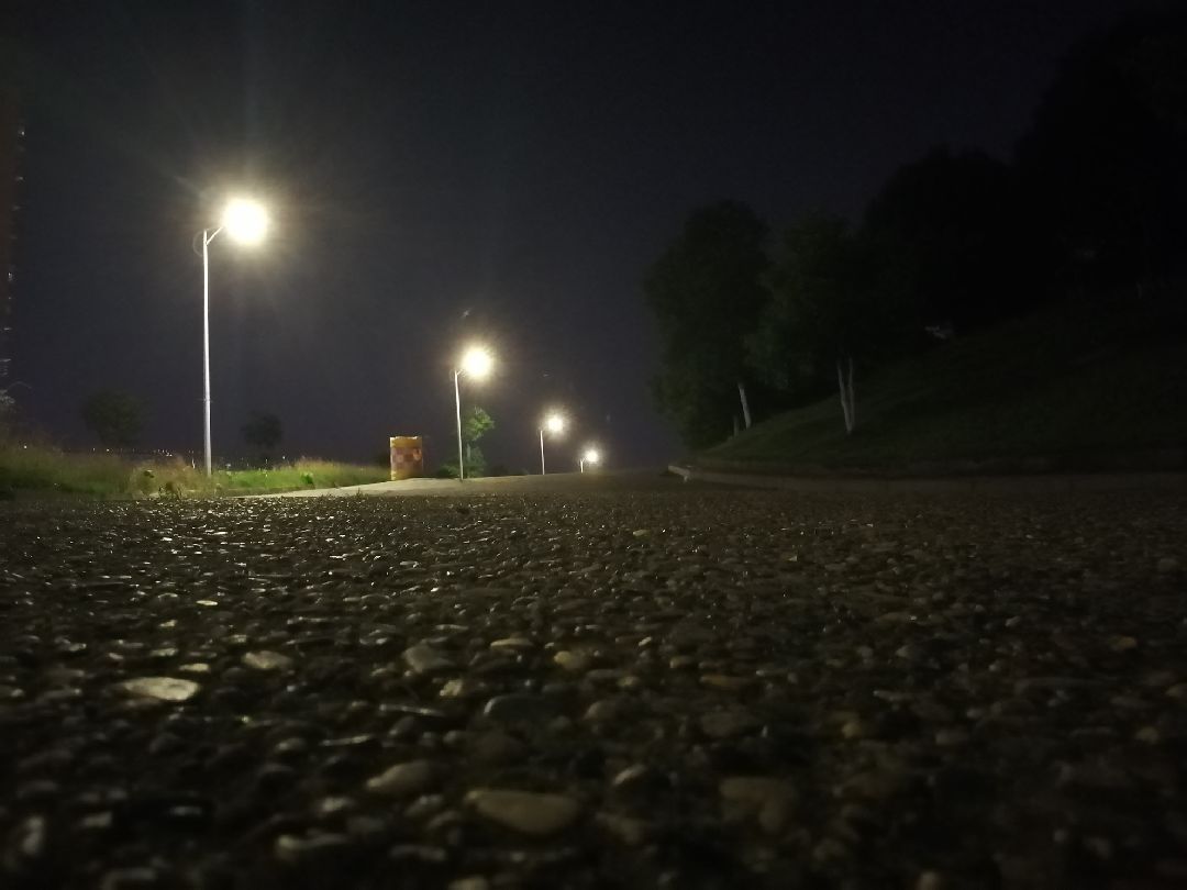 雨后舒舒服服的夜跑可可爱爱的心情