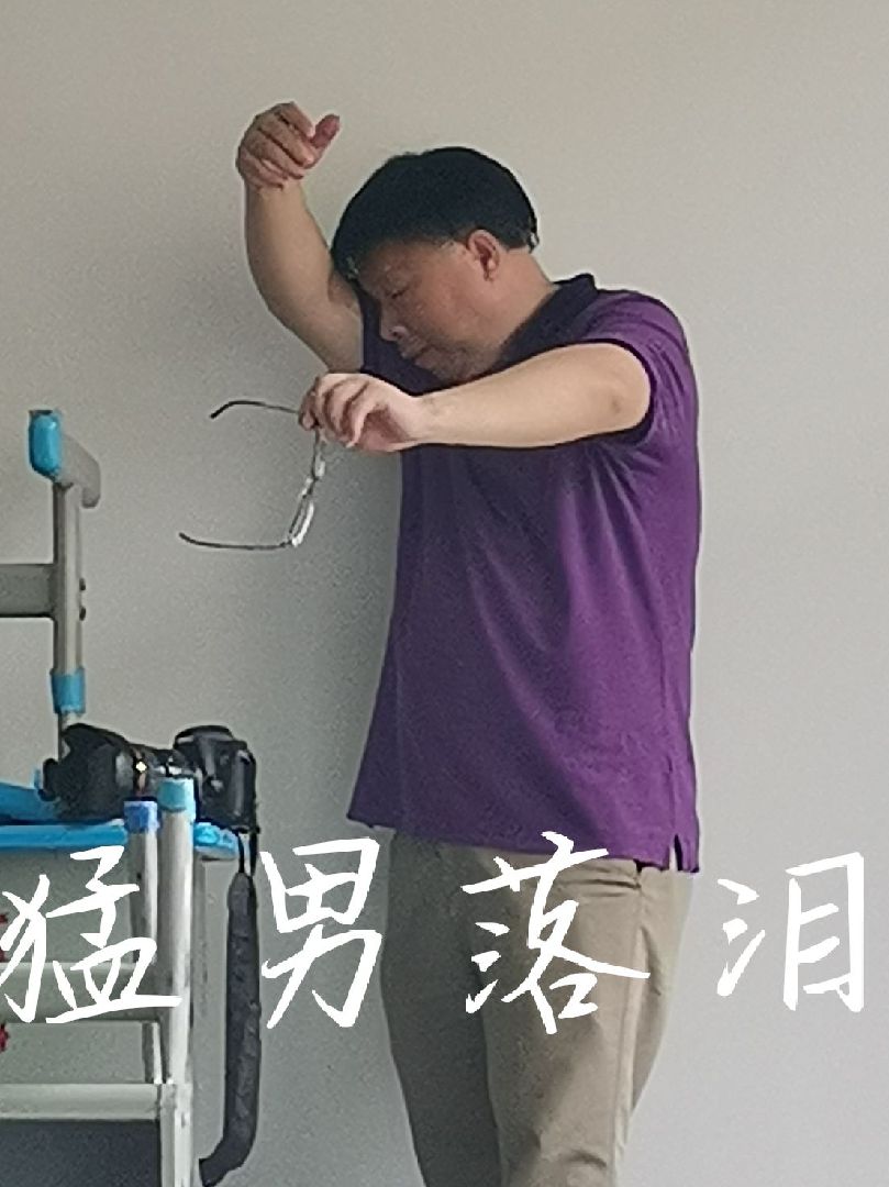 这几天在玉高为数不多剩下的几次跑步啦果果式猛男落泪.jpg