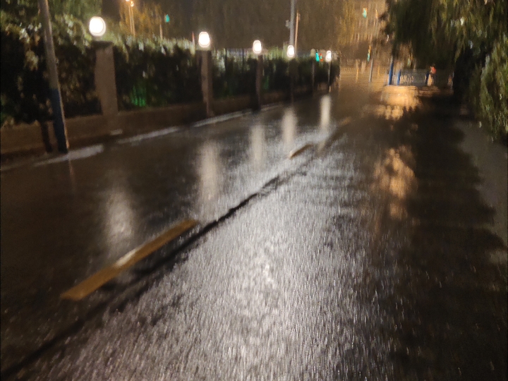 第一次雨中跑