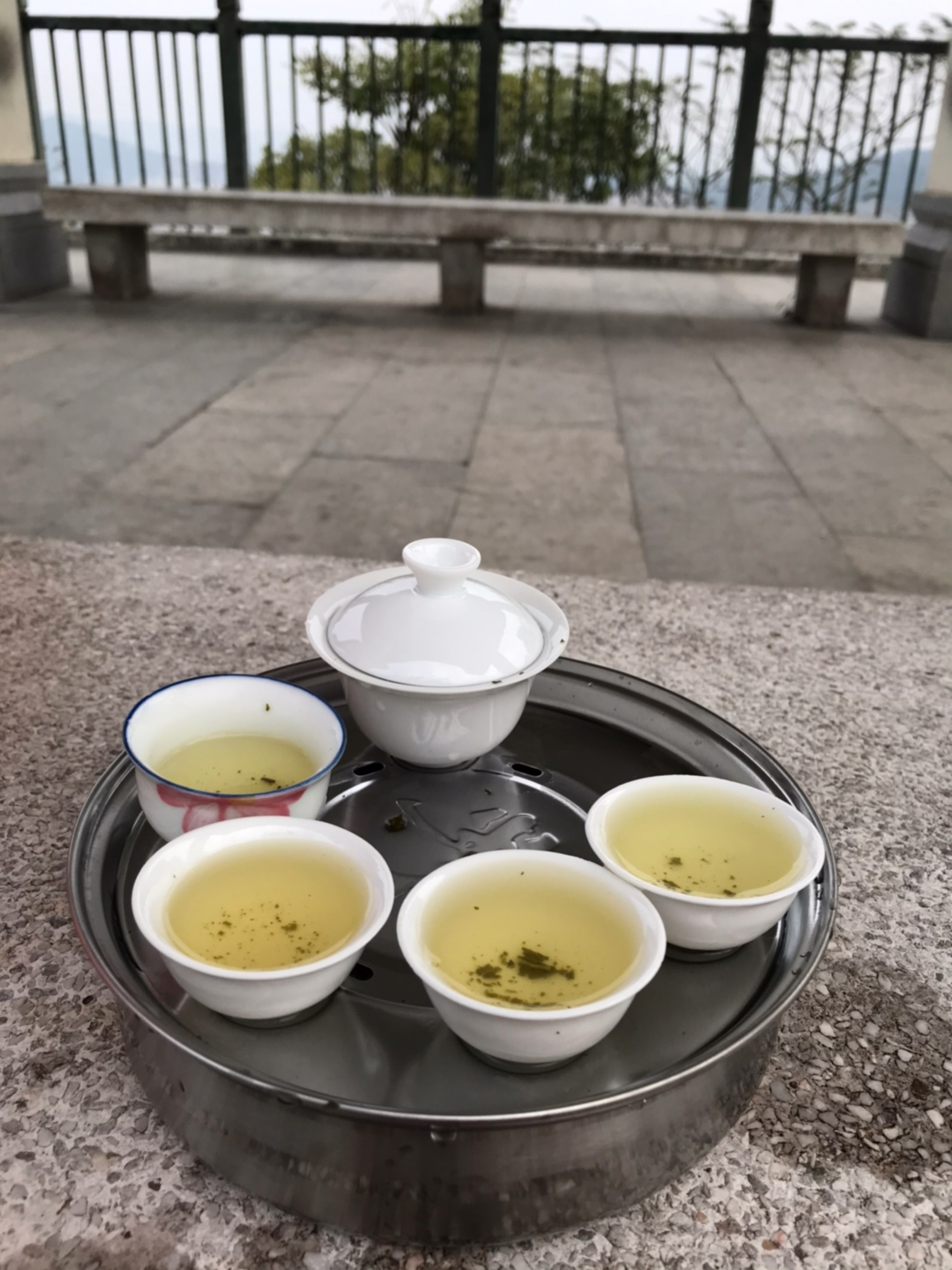 朋友们一起喝茶-蓝牛仔影像-中国原创广告影像素材