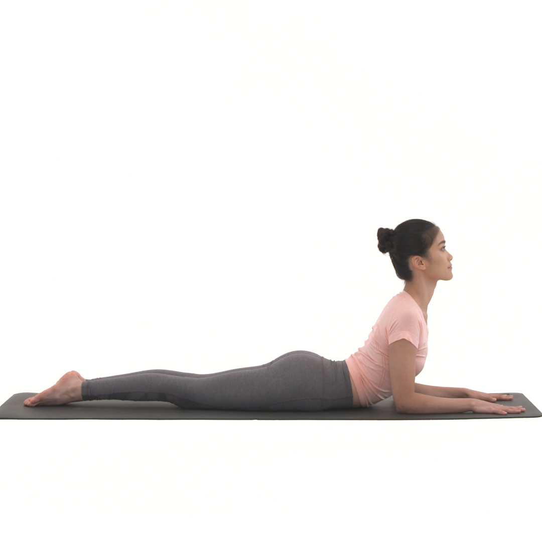 推胸腔向上 臀部下压