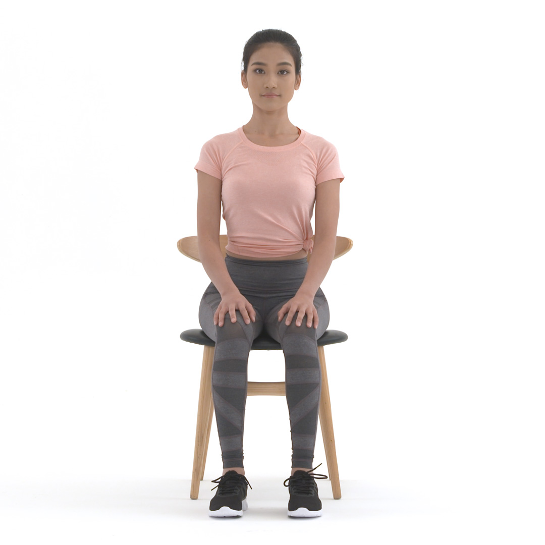 亿用户正在使用 立即下载 keep 内打开 步骤 身体直立,端坐在办公椅上