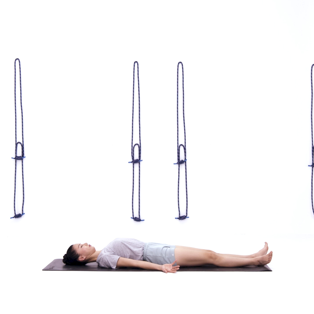 摊尸式 savasana