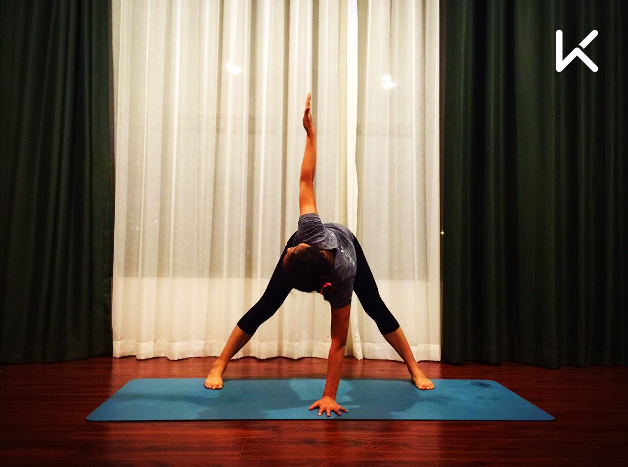 双角式扭转  #瑜伽态度# #我要上精选