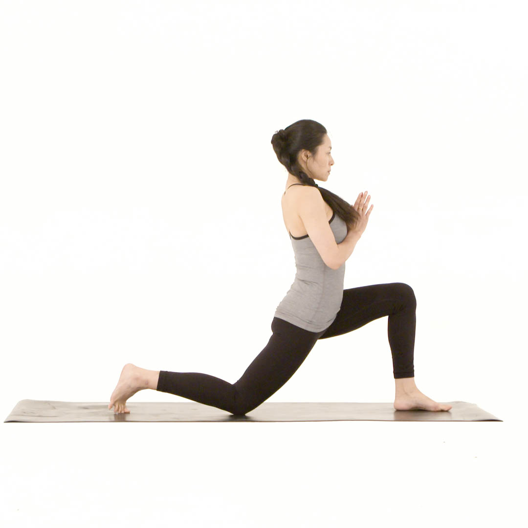 左侧低弓步扭转