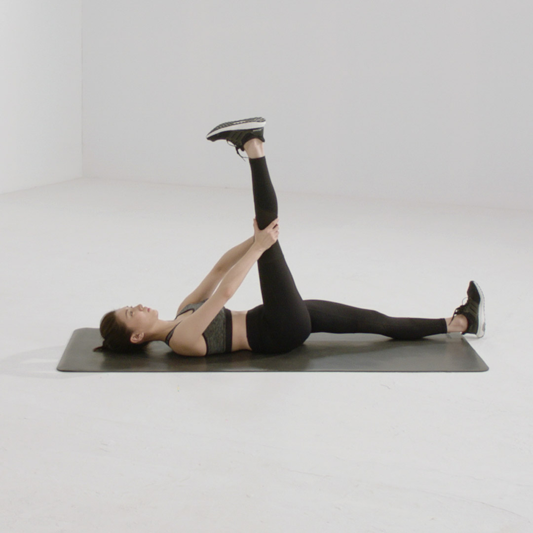 仰卧右腿后侧拉伸_keep