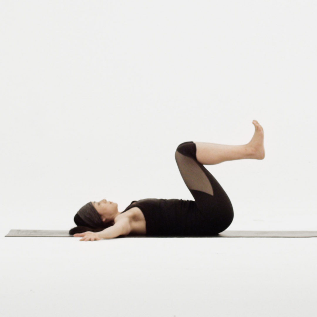 仰卧屈膝扭转_keep