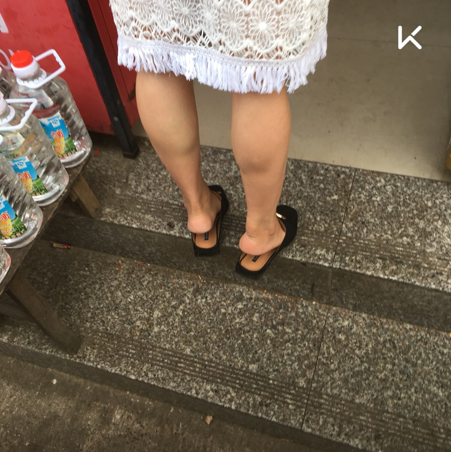 妥妥的肌肉腿没毛病吧忽略我干裂的脚 右脚筋受过伤有一个疙瘩.