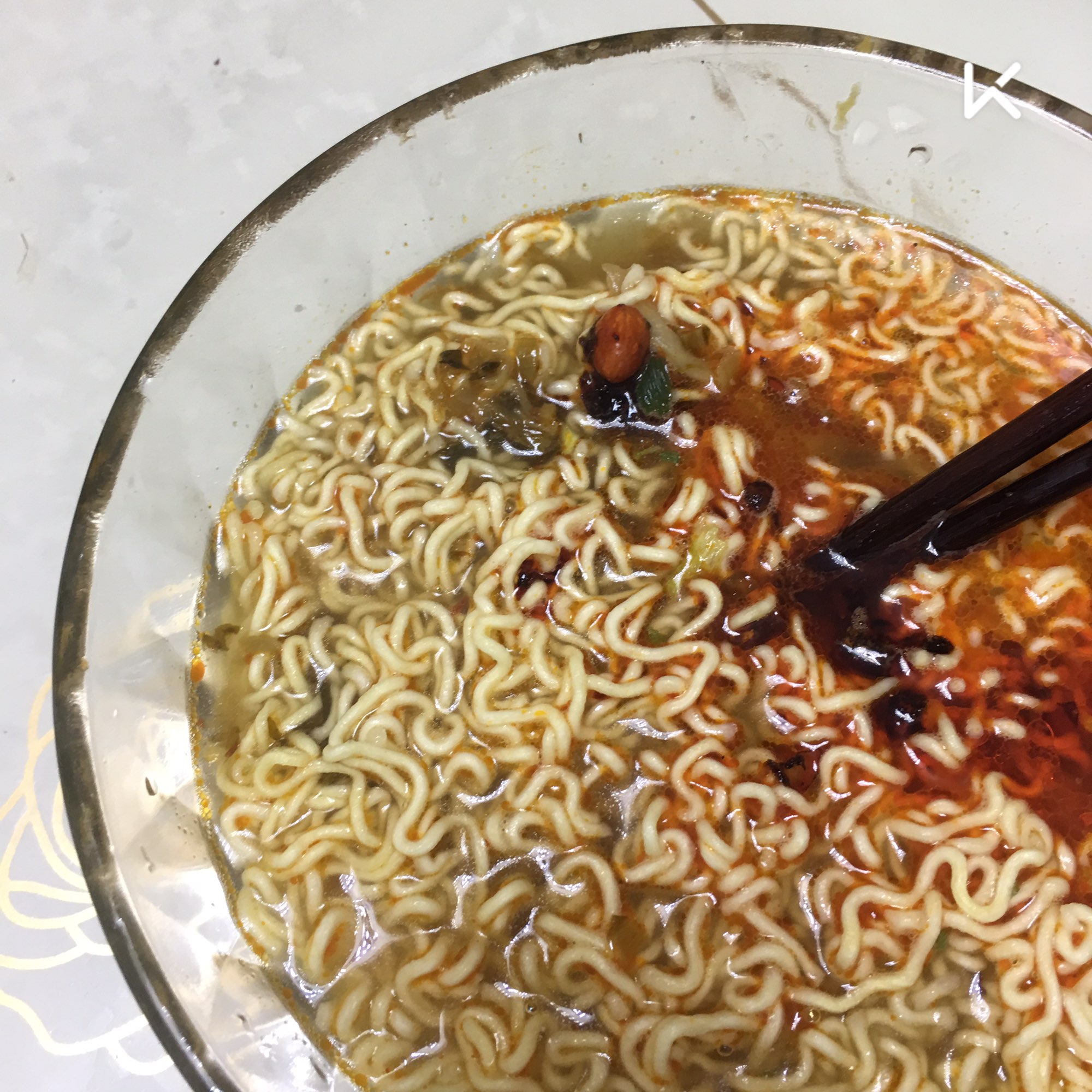 晚上吃泡面有点罪恶感继续跑步的第二天然后一组拉伸