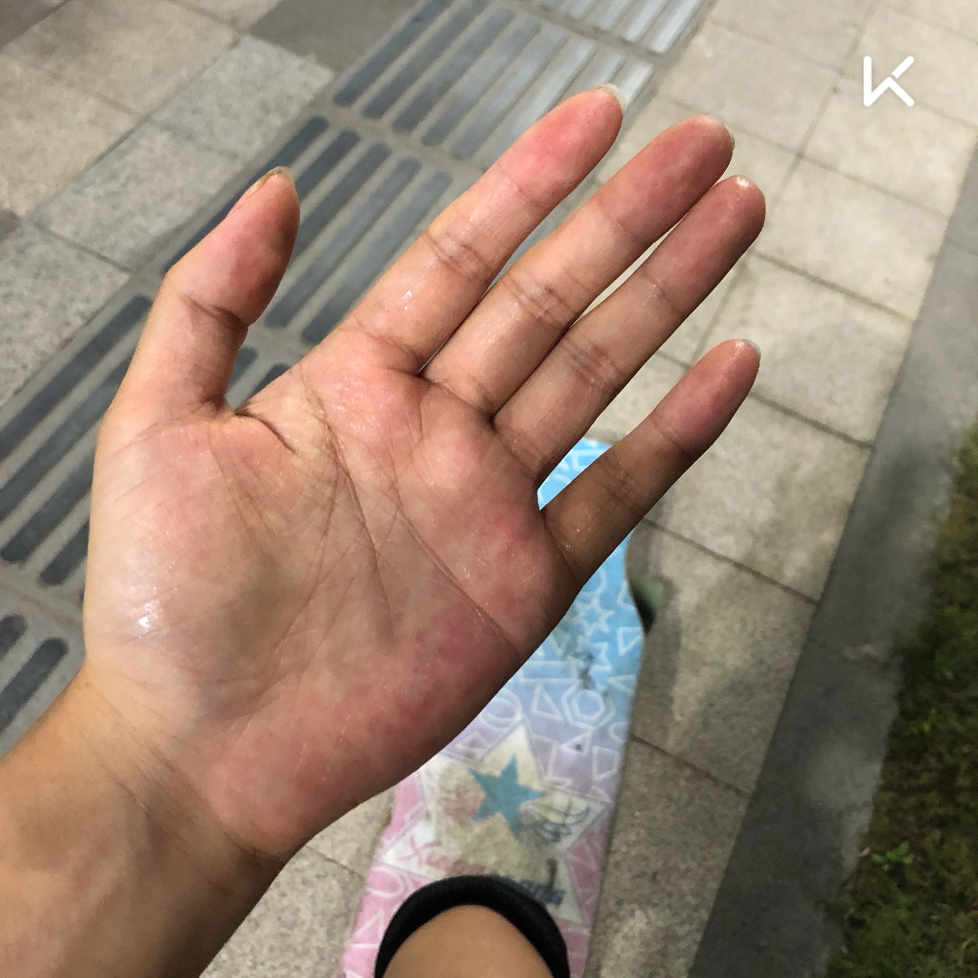 这手掌的汗,都是腰腹渗出来的