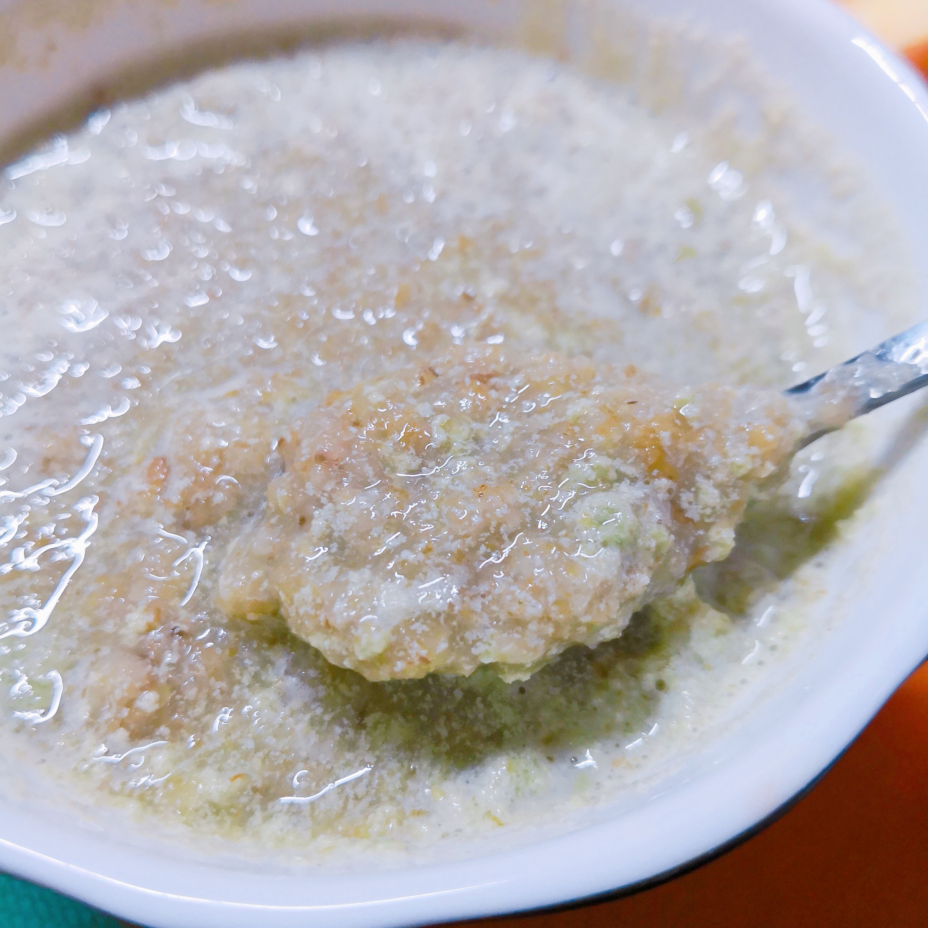 抹茶蛋白粉泡燕麦块 胡萝卜粥 苹果 生菜 小番茄 全麦饼干  2018.11.