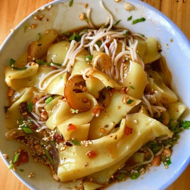 豌豆粉永仁豆粉云南保山豆粉图片烧豆粉折云南豌豆粉真实图片盈江豆粉