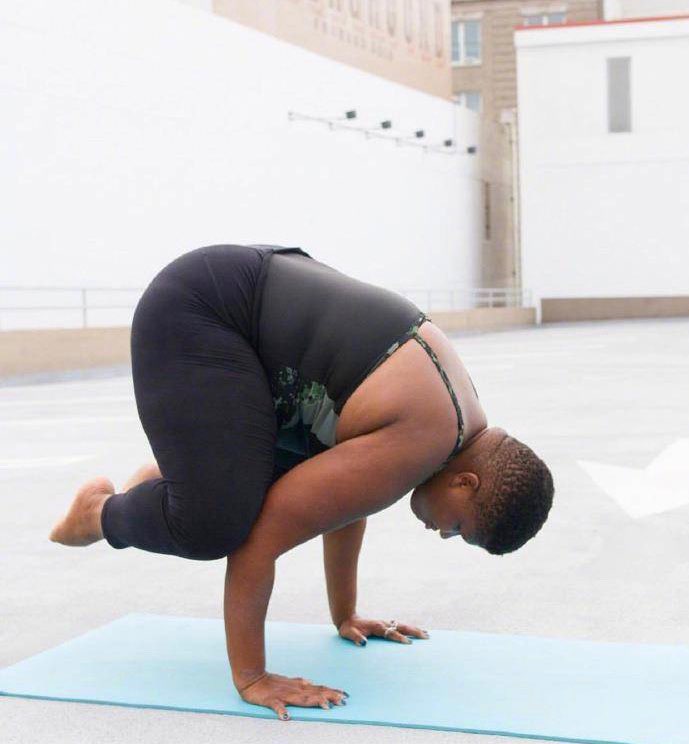 事实证明,瑜伽只能让你成为了一个柔软的胖子~ 纯属娱乐,拒绝巧合