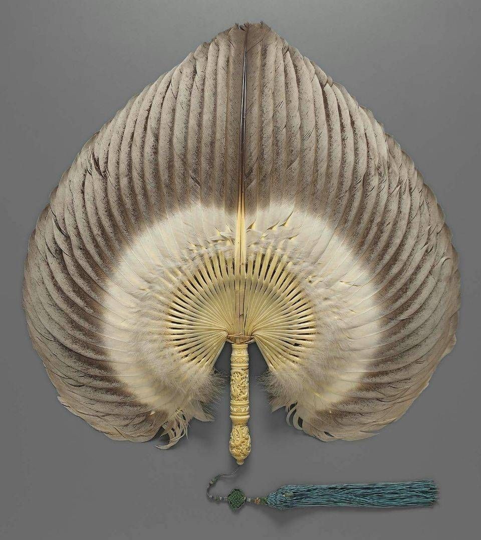 18至19世纪,中国出口西方国家的羽扇,现藏于美国波士顿博物馆.