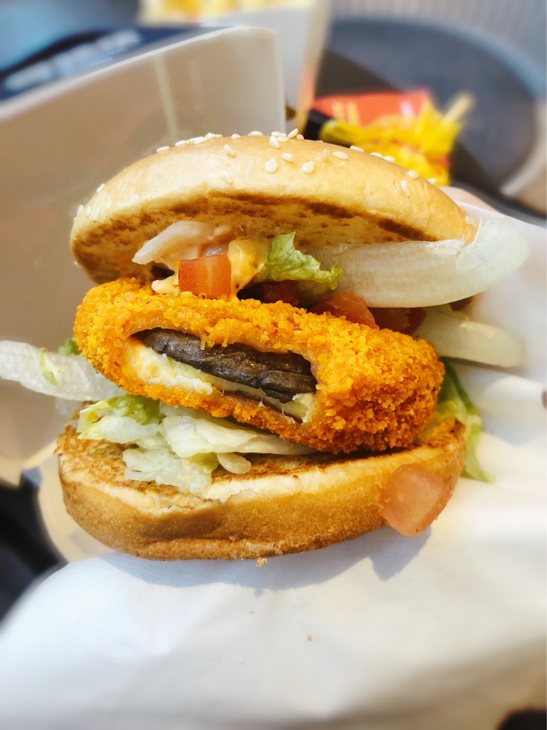 早安昨晚吃了肯德基的素汉堡,很好吃啊! 那天看