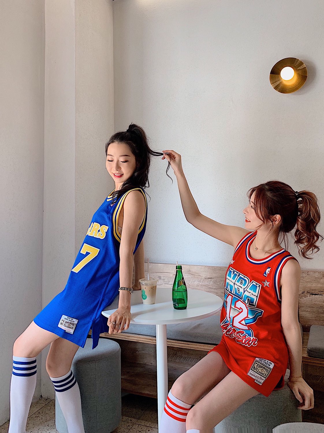 穿上"现男友"的篮球背心,也是夏日的一种运动穿搭法则.