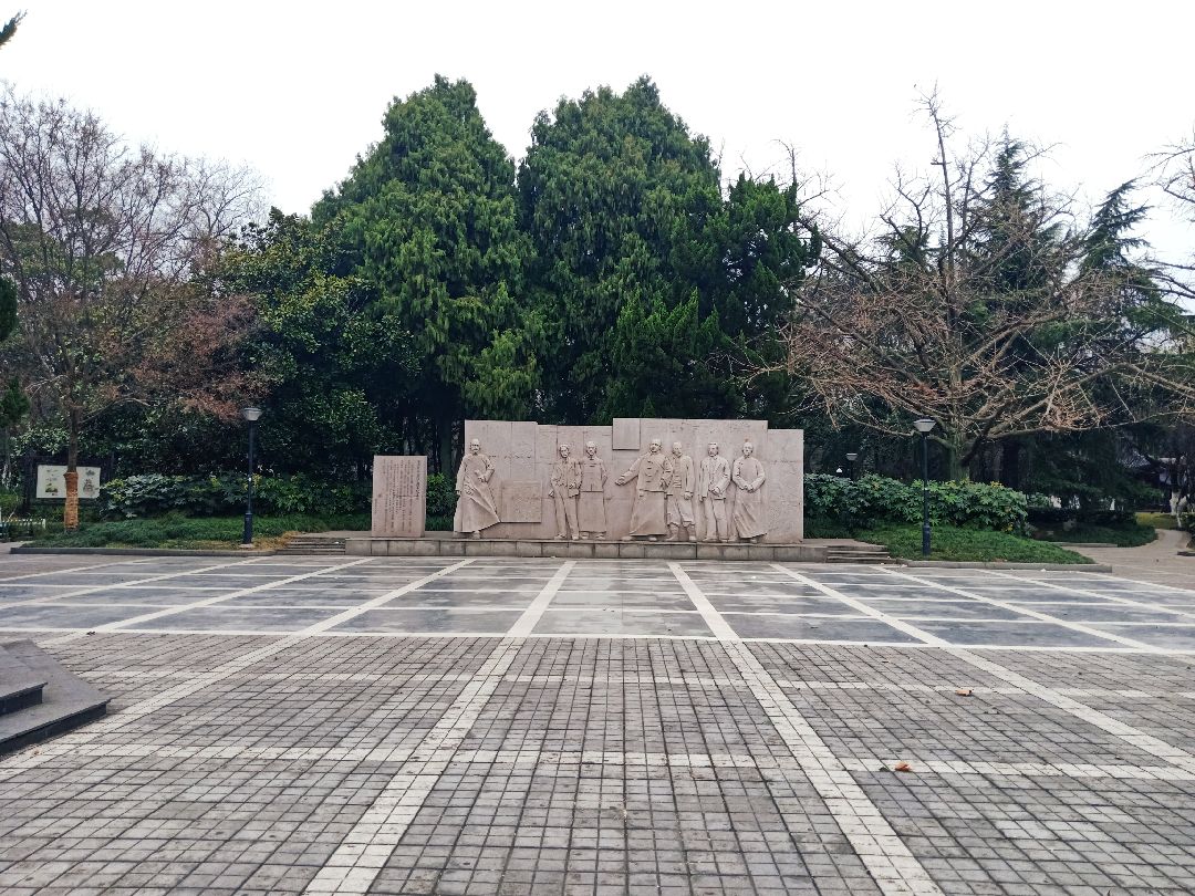 嘉兴人民公园,有辛亥革命纪念碑