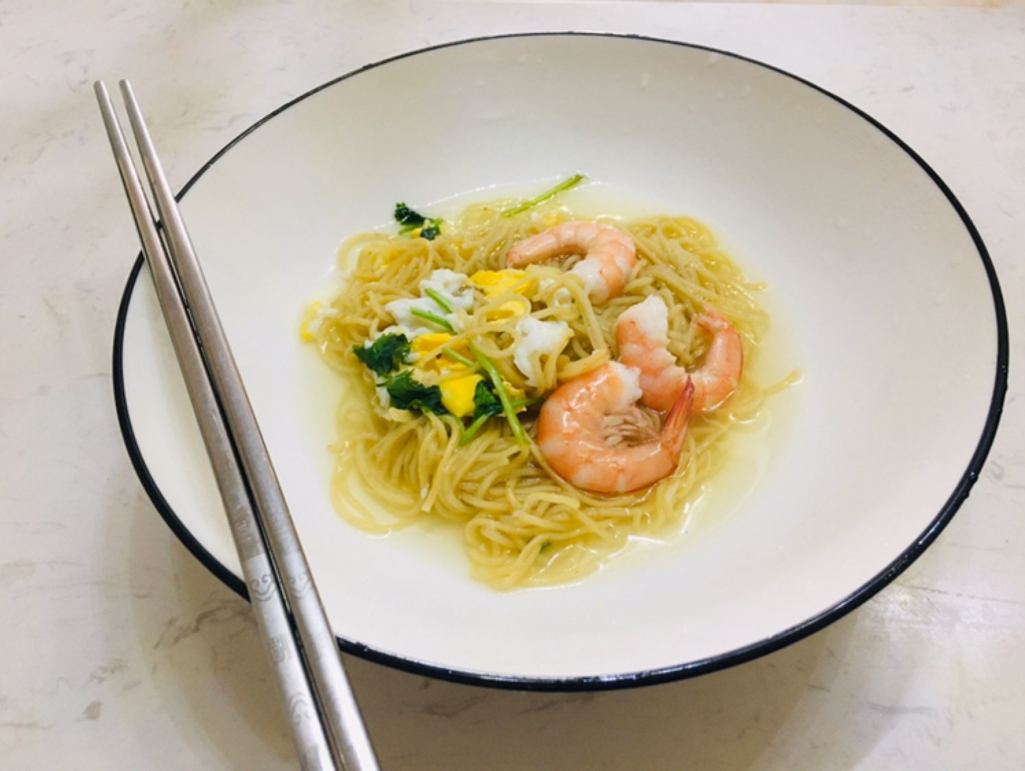 最近特别喜爱的虾仔面,嚼劲十足,暖呼呼的