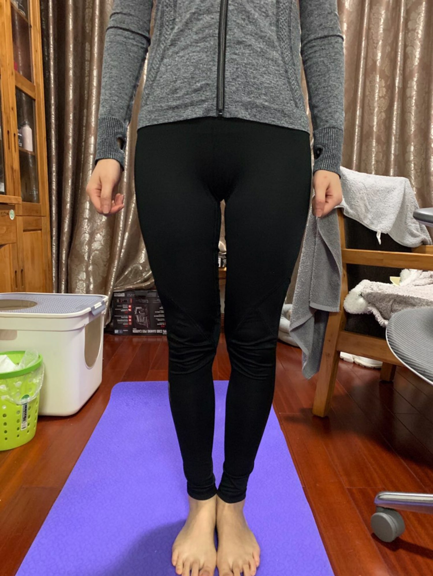 大家能帮我看一下我这是啥腿吗,膝盖使劲能并拢,但是大腿和小腿并不拢