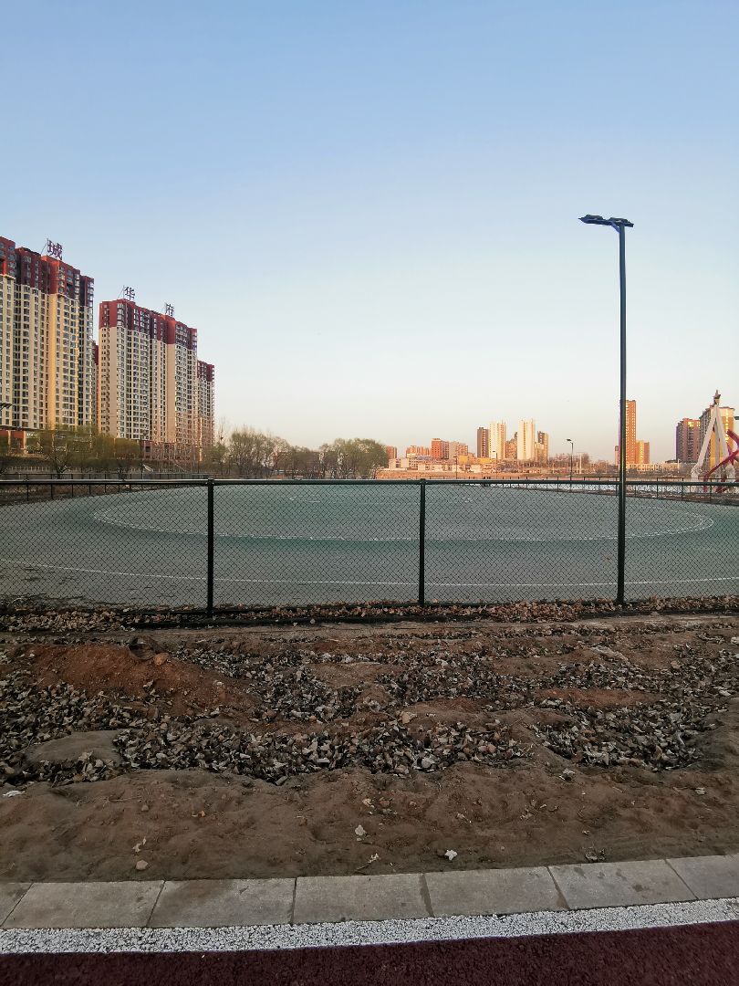 河边的800林间大跑道