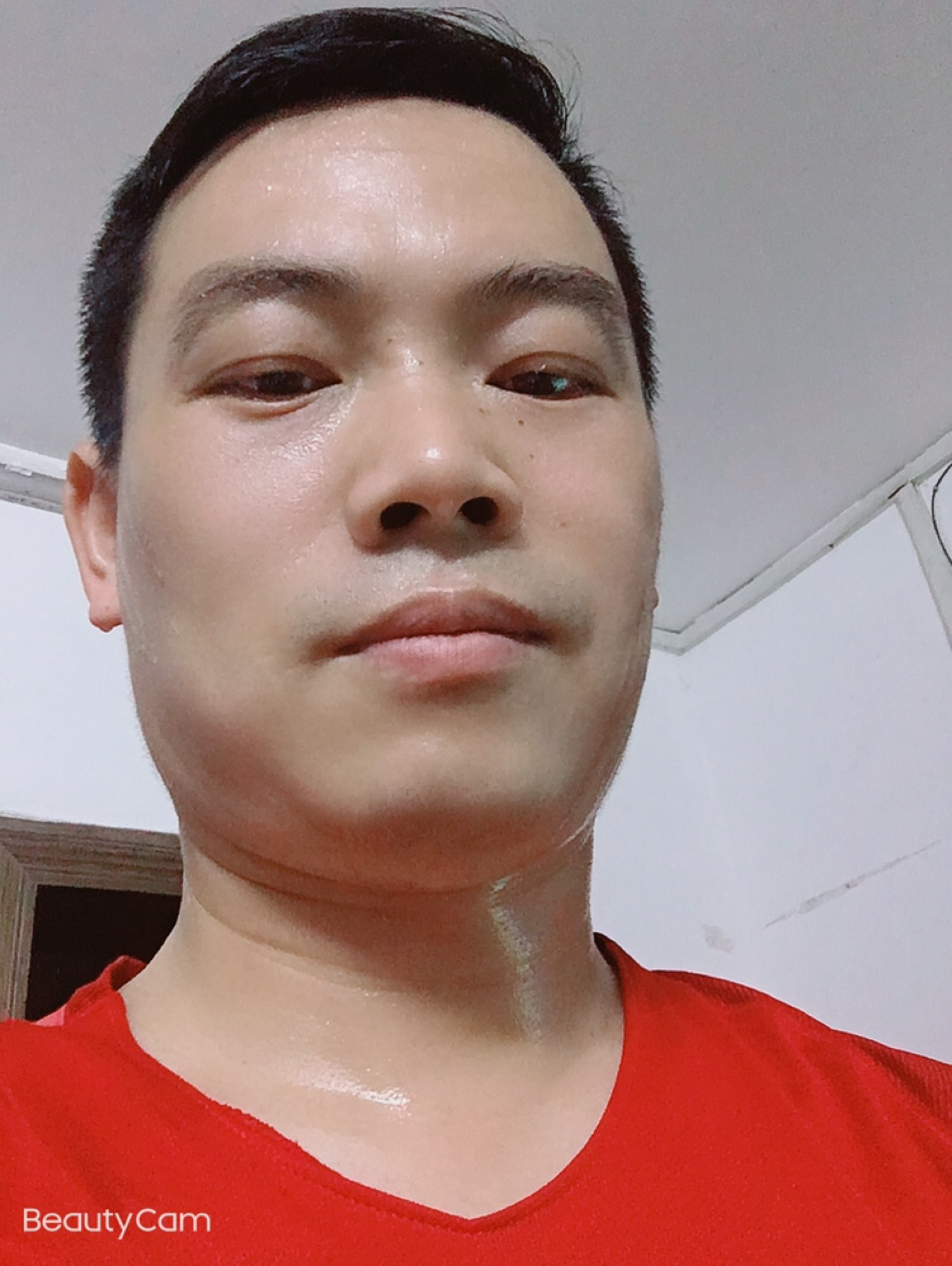 头有些胀,到现在还没吃早餐,先运动出出汗再说