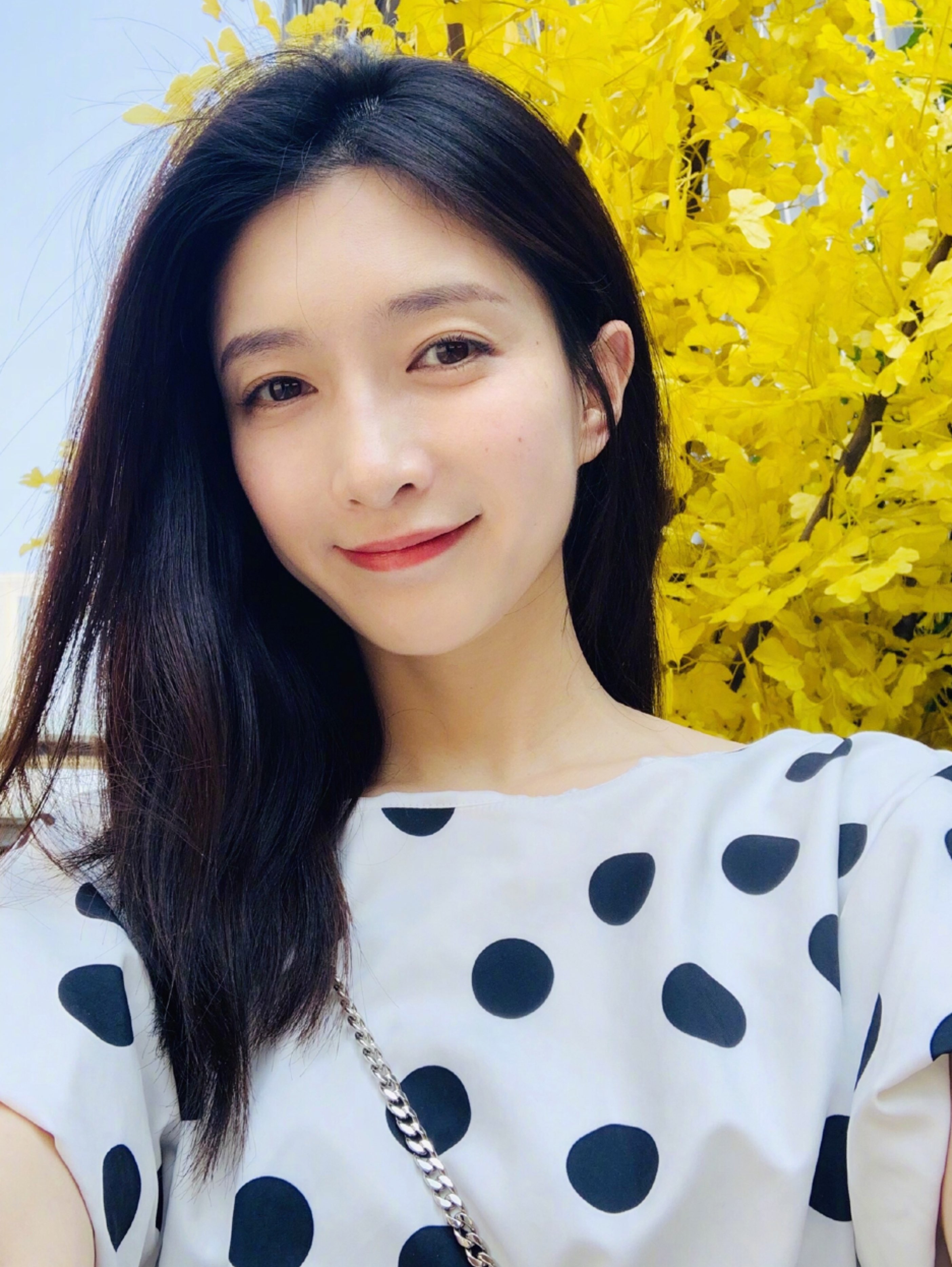 放一张女神照片来激励自己鸭ヽ(ΘΘ)