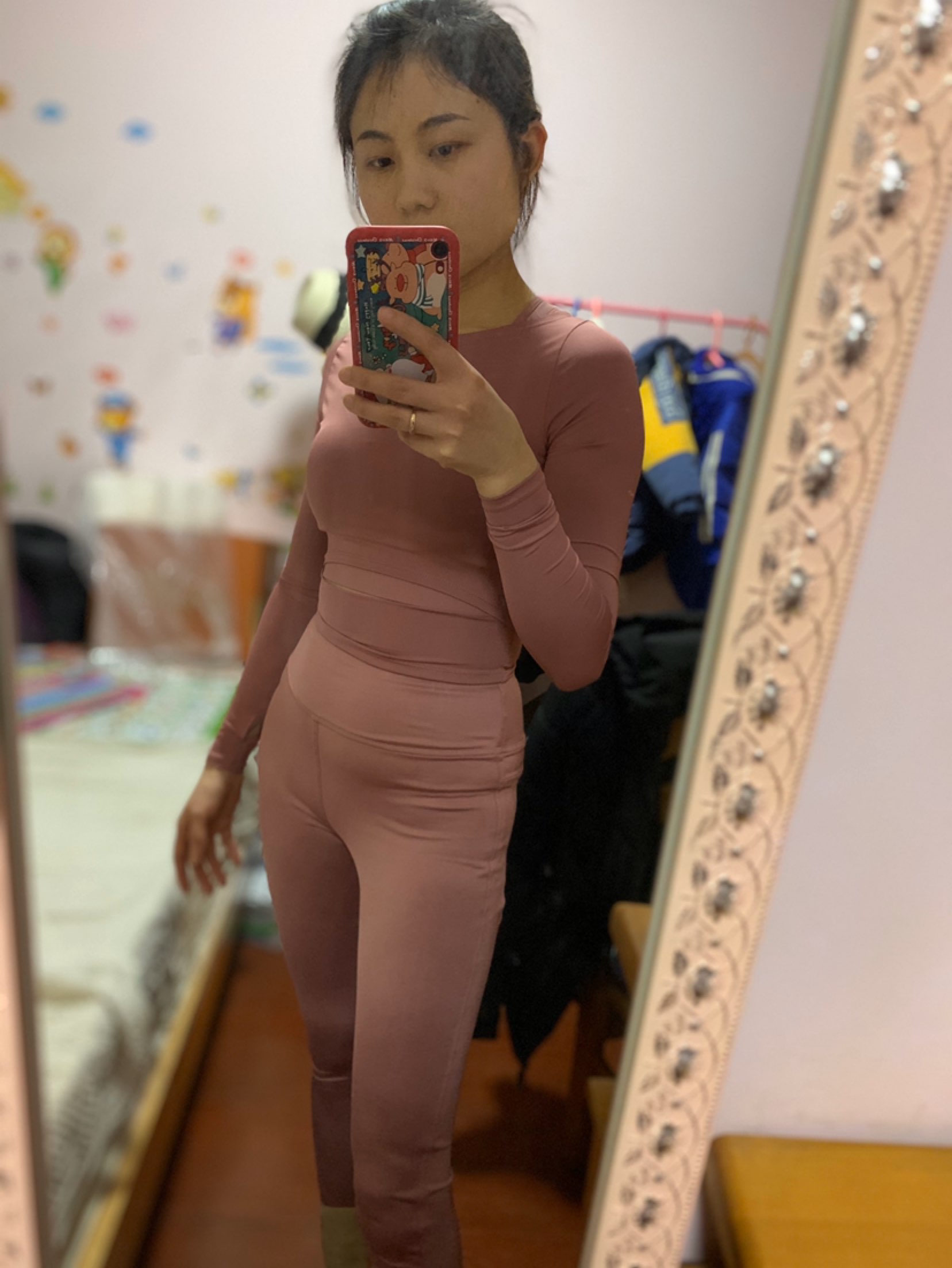 完成 hiit 燃脂    全身初级 第18次 我的大肚子[流泪]