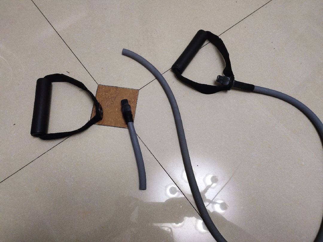 弹力绳居然被我给拉断了