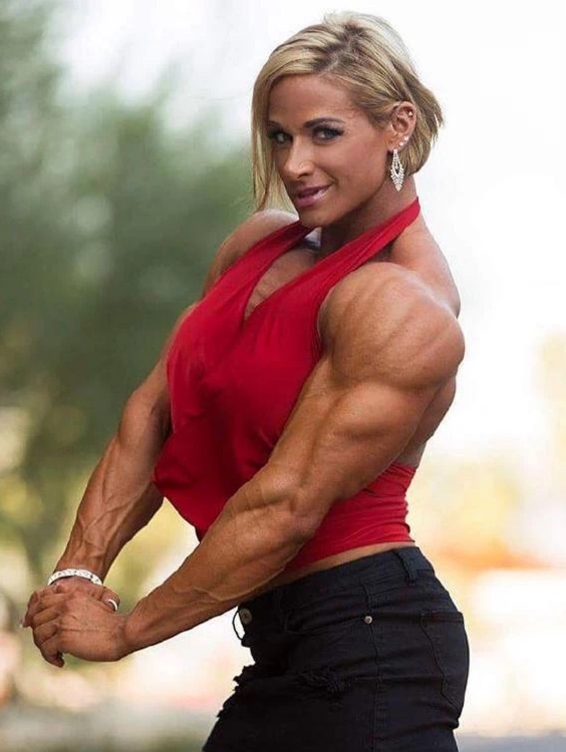 完成 徒手胸肌训练进阶 第72次 自由只存在于束缚中中,没有堤岸,哪来