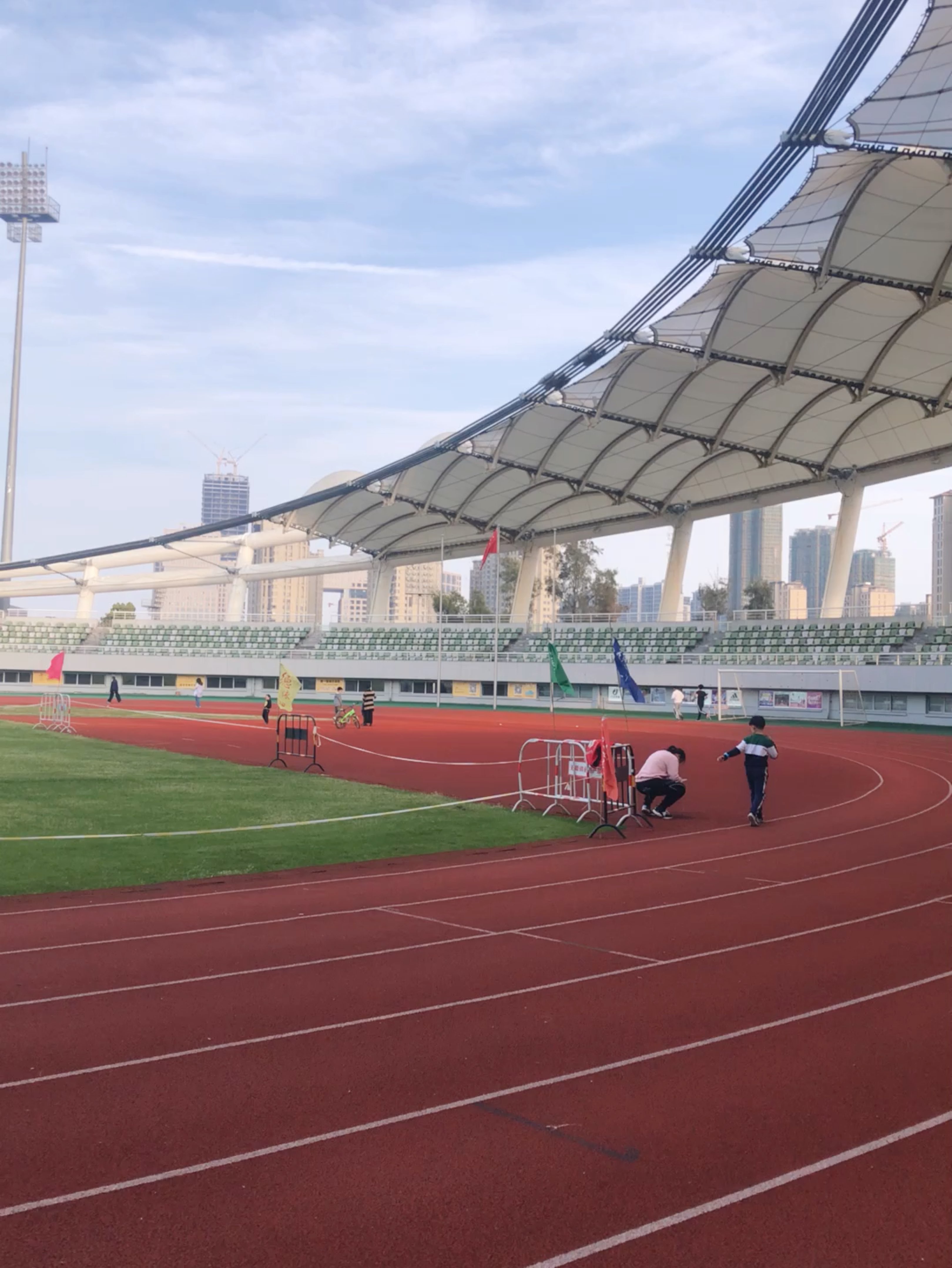 0公里, 43分51秒  完成 浙江乐清新体育馆  开启跑步实况 精彩动态