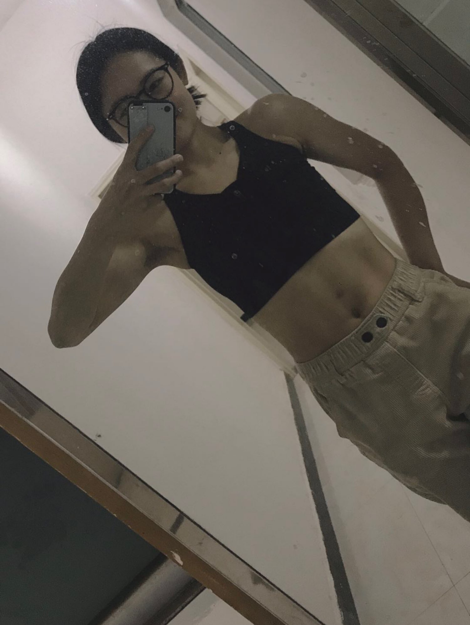 完成 安小雨的马甲线秘籍 第189次 第一次网上买运动背心 试穿一下