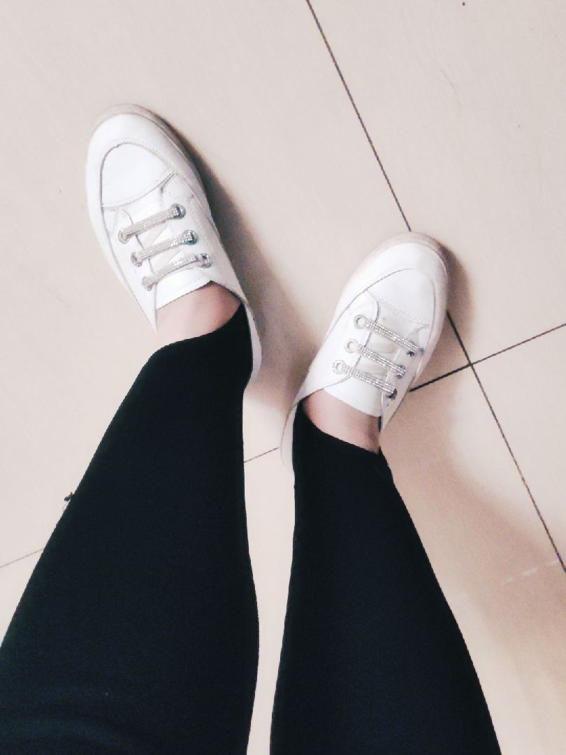 获得了训练1天徽章  用 live 模式实时分享健身进展 训练 站姿体侧屈