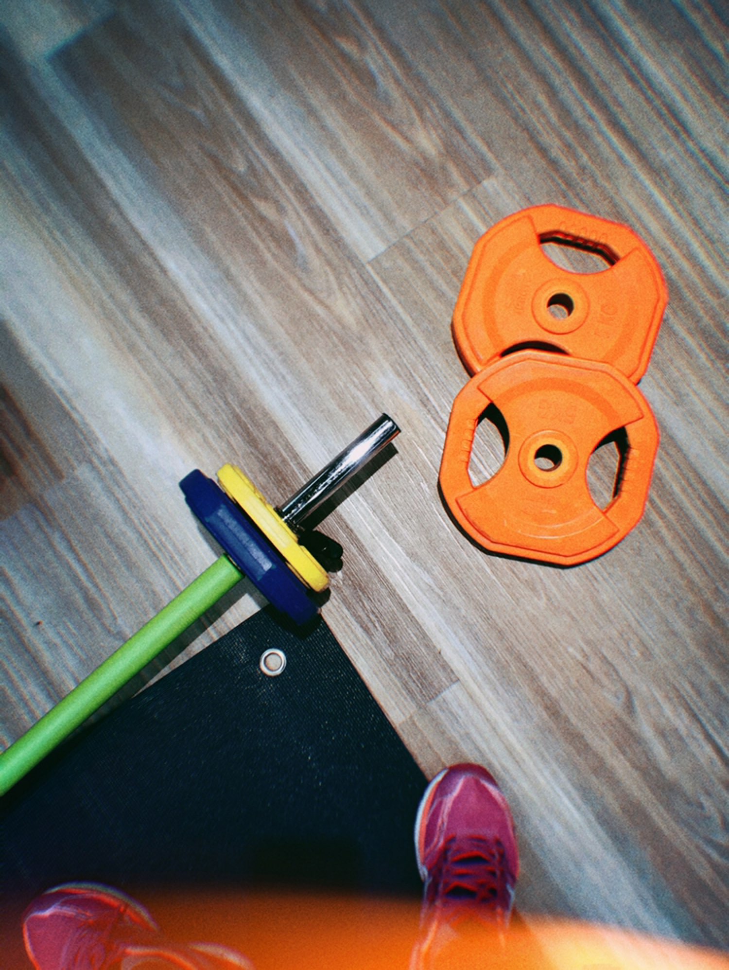 点放肆(主要是油太多,有点控制不住) 下午加餐:一壶碧螺春 自制水果茶