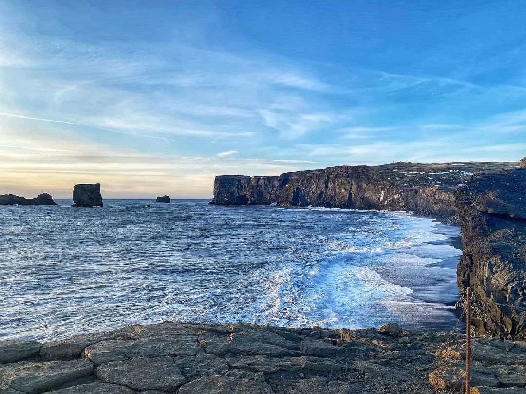 for those salivate at the sights of interdimensional dramas.