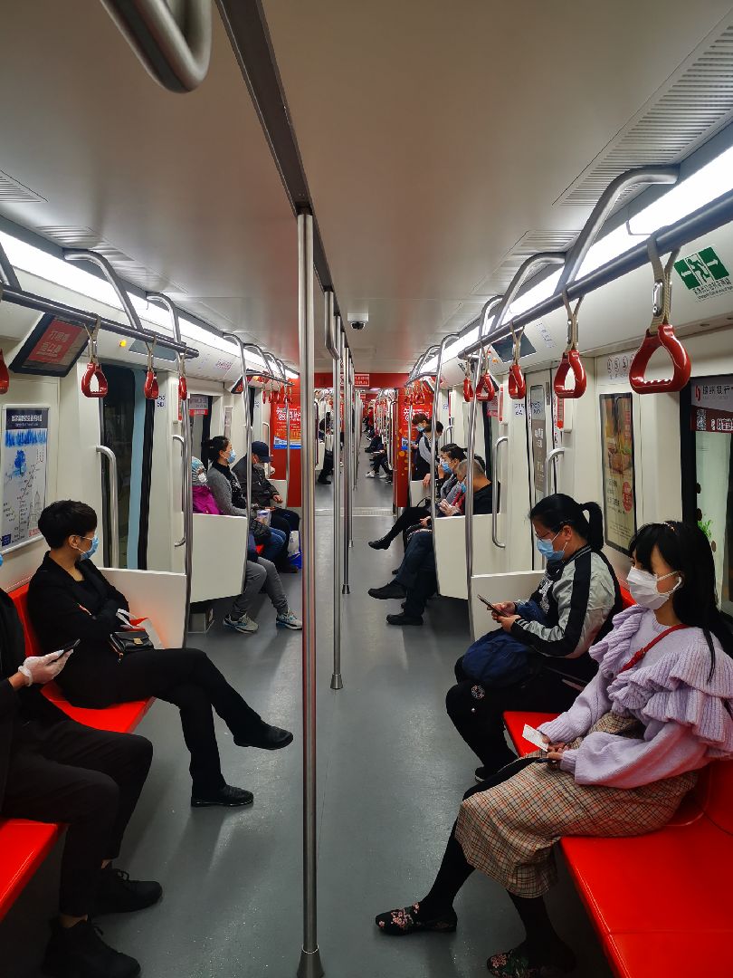 低碳出行 哈尔滨现在出门人真是少