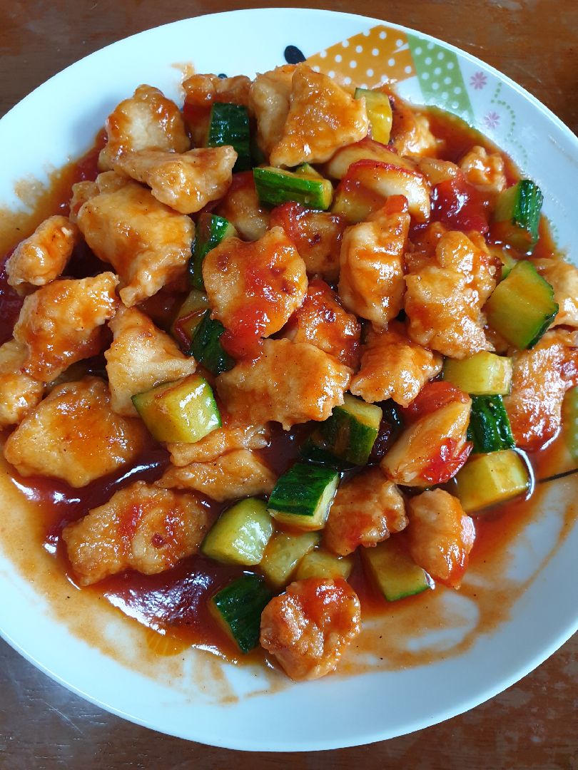 酸甜鸡丁,红烧鸭翅,苦瓜炒蛋,炖土豆