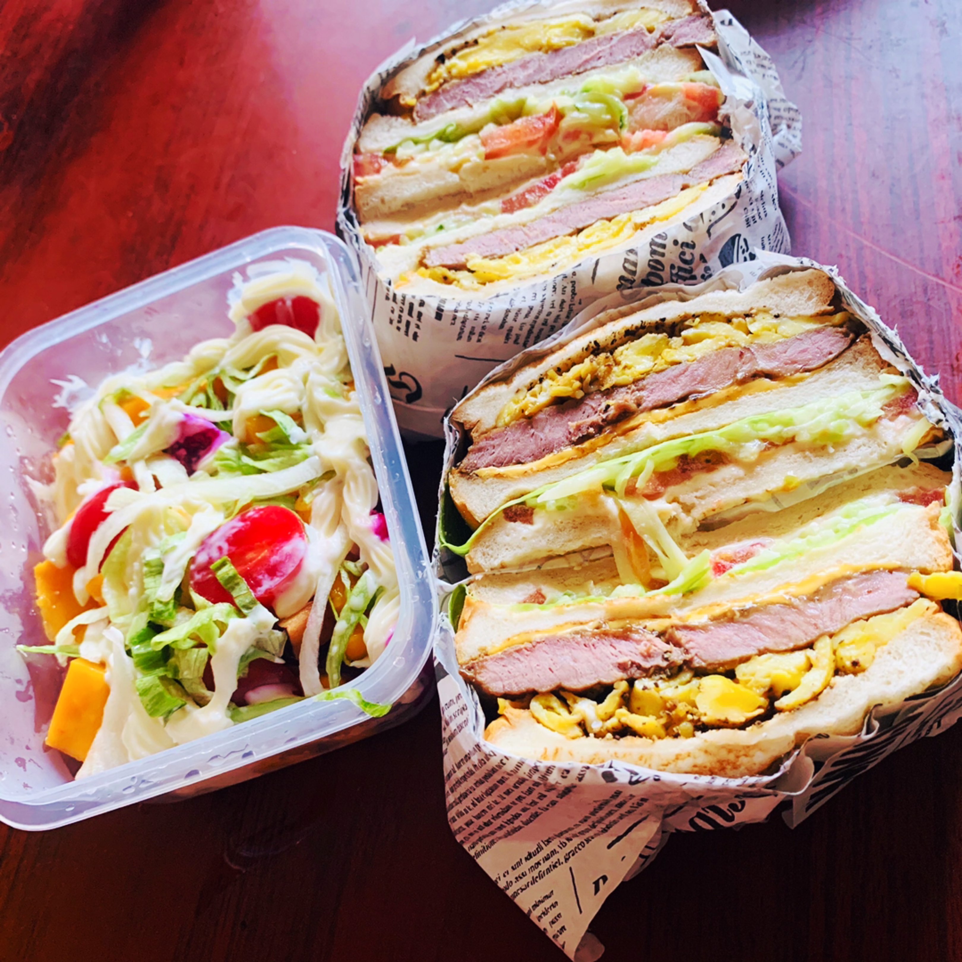 今早做的牛扒三文治&水果沙拉