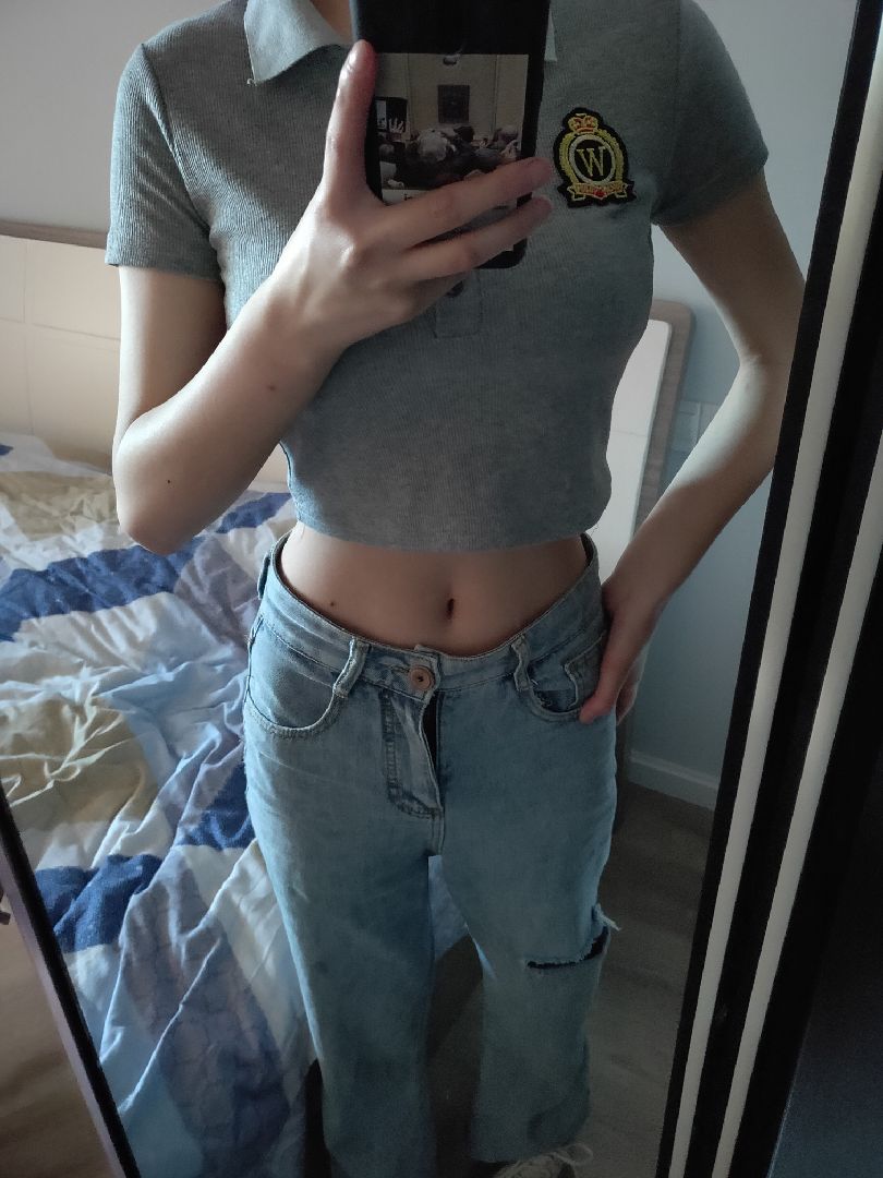 后面才明白要先减脂才能塑形,这里强烈安利李现燃脂挑战,现在马甲线还