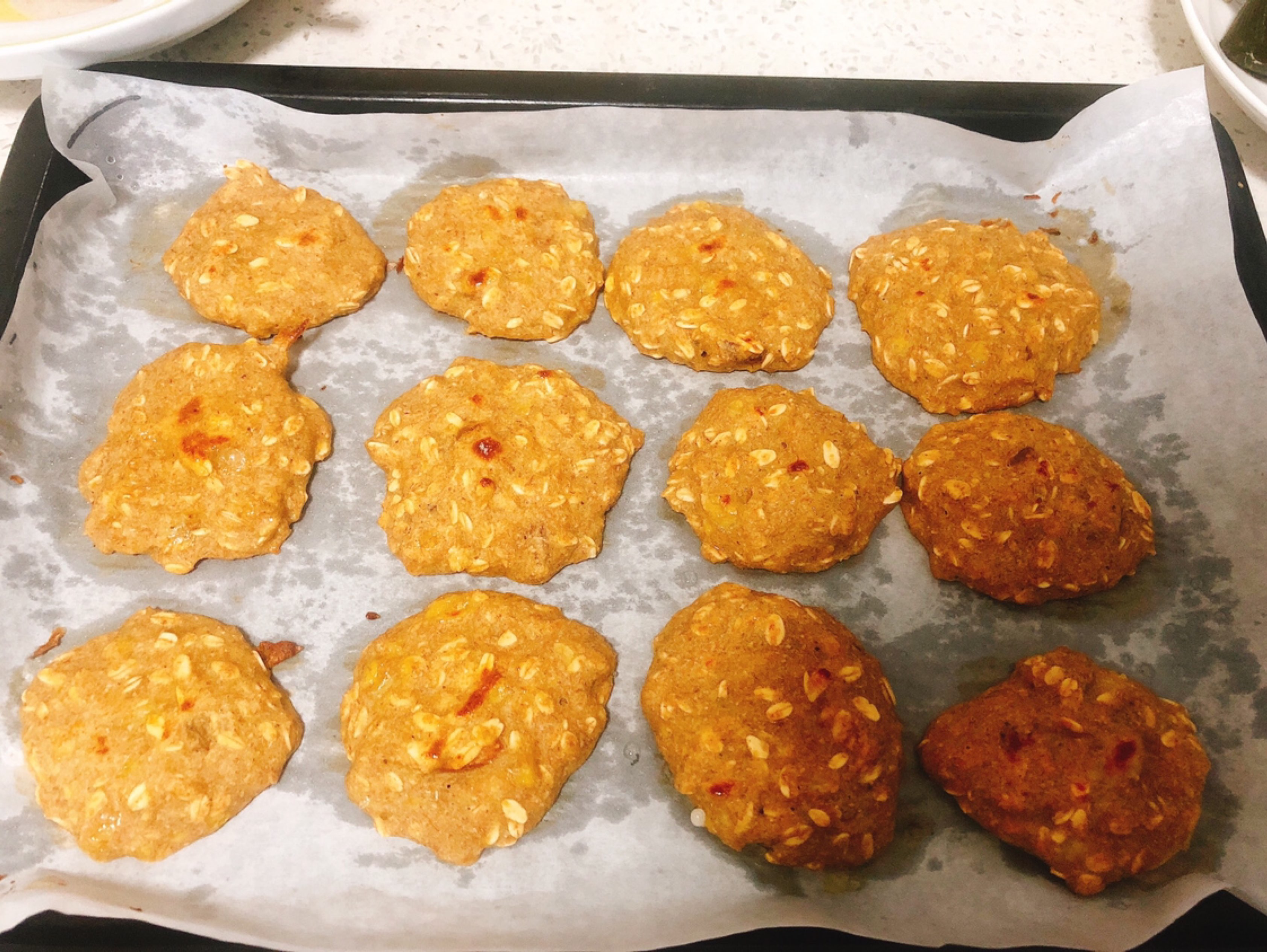 烤香蕉燕麦全麦饼干路边小雏菊