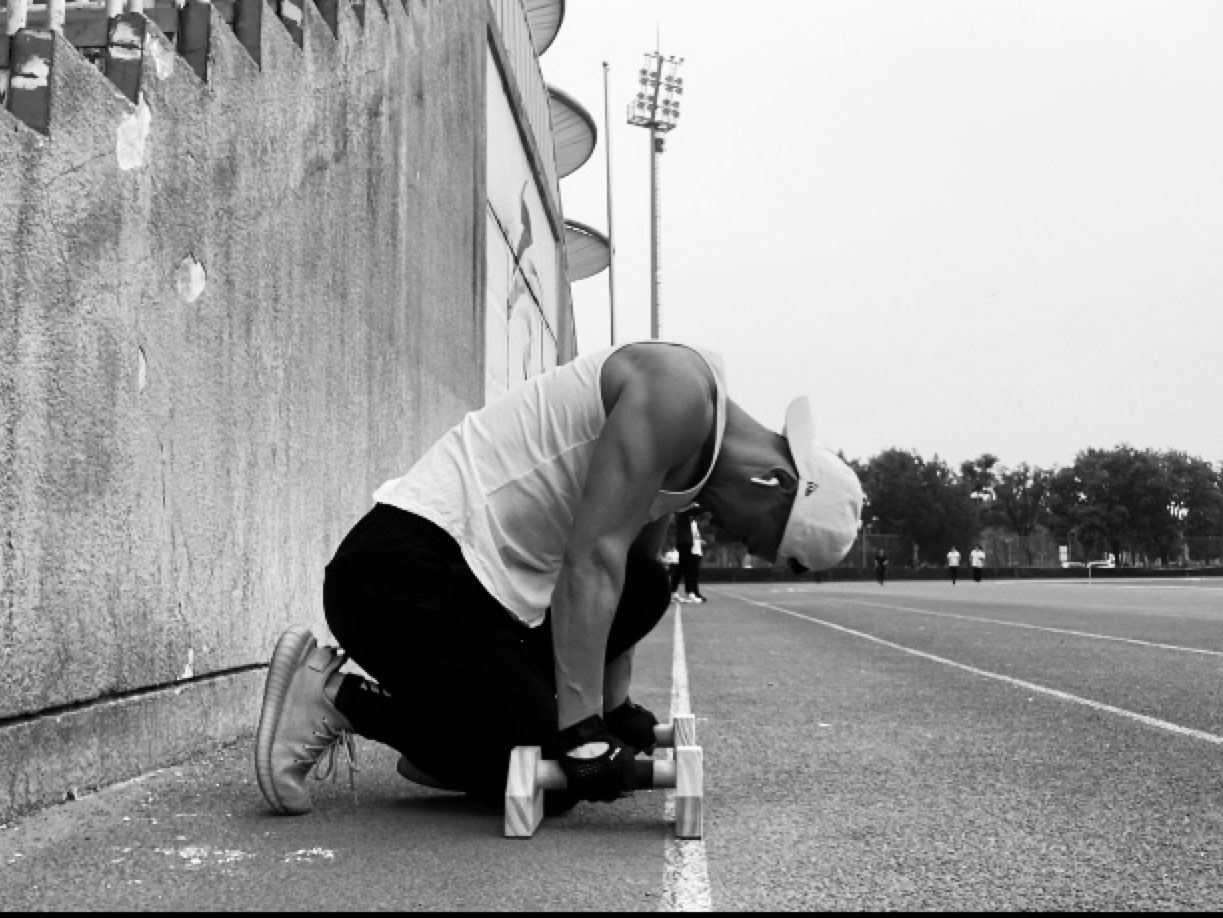 真累,当做某一个动作,撑不起来的时候那种感觉是很累很痛苦的,累的